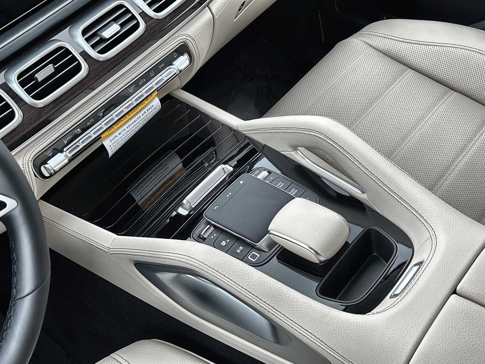 Thumbnail: 2026 Mercedes-Benz GLE - 22