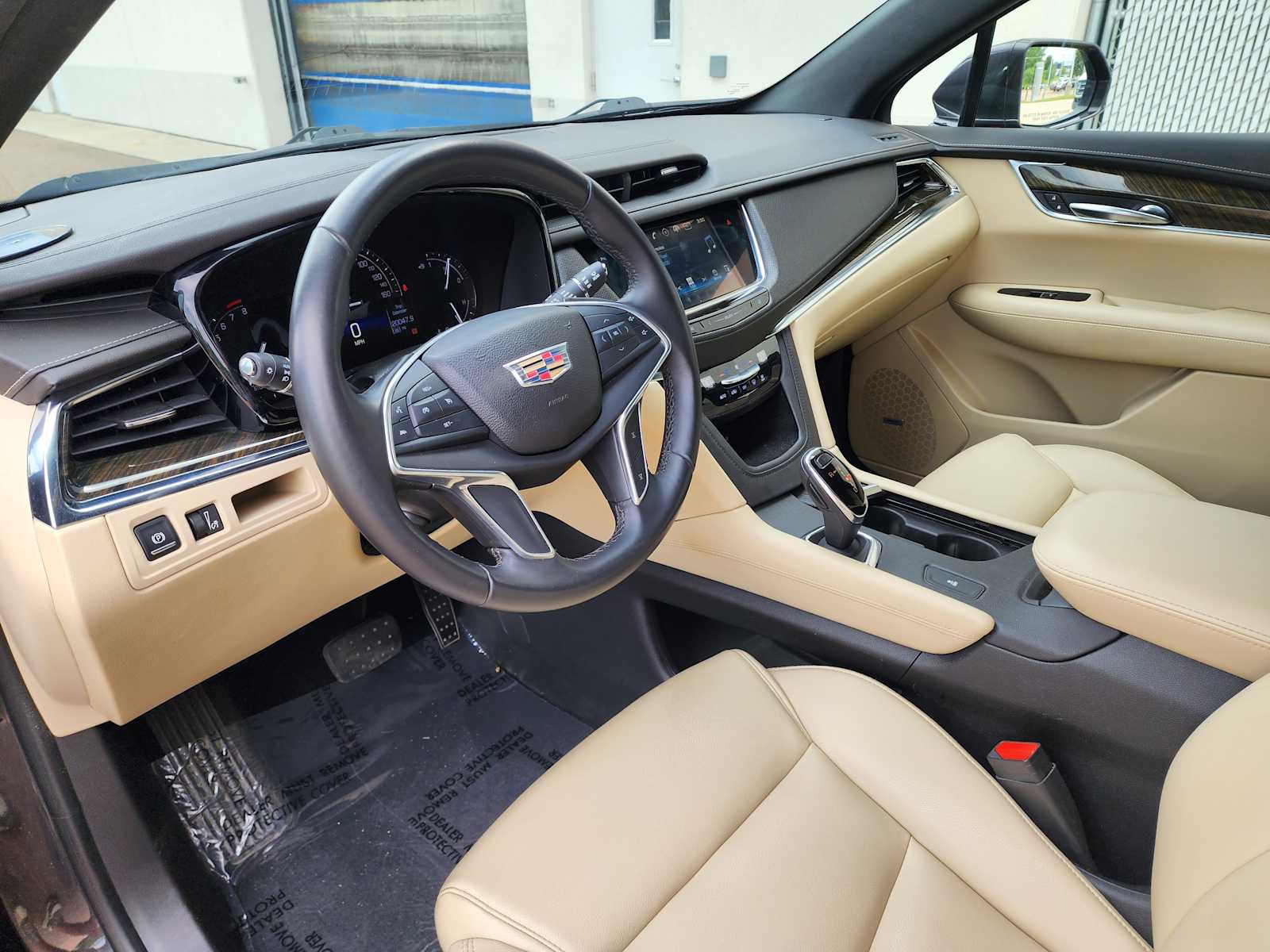 Thumbnail: 2017 Cadillac XT5 - 11