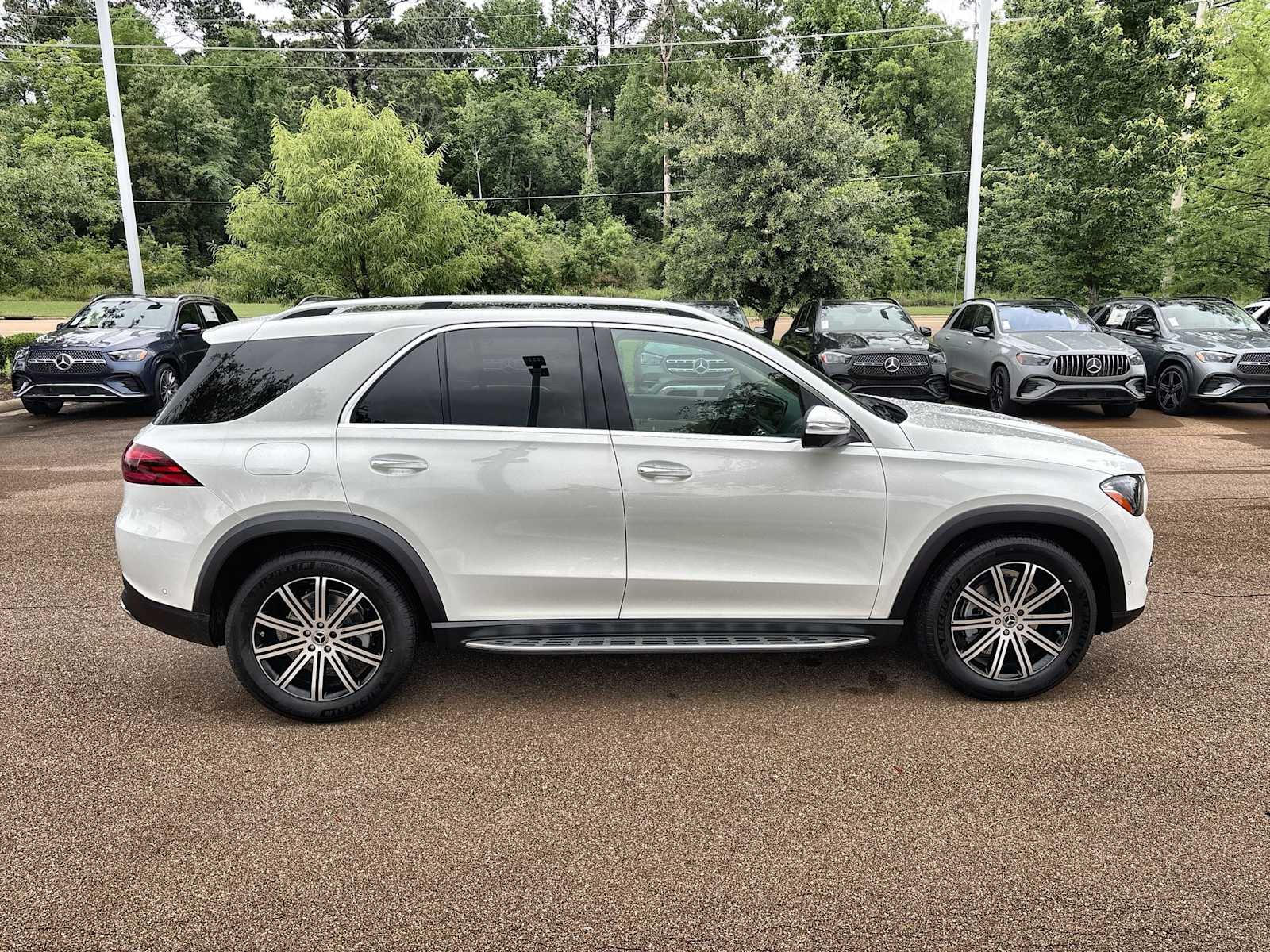 Thumbnail: 2026 Mercedes-Benz GLE - 10