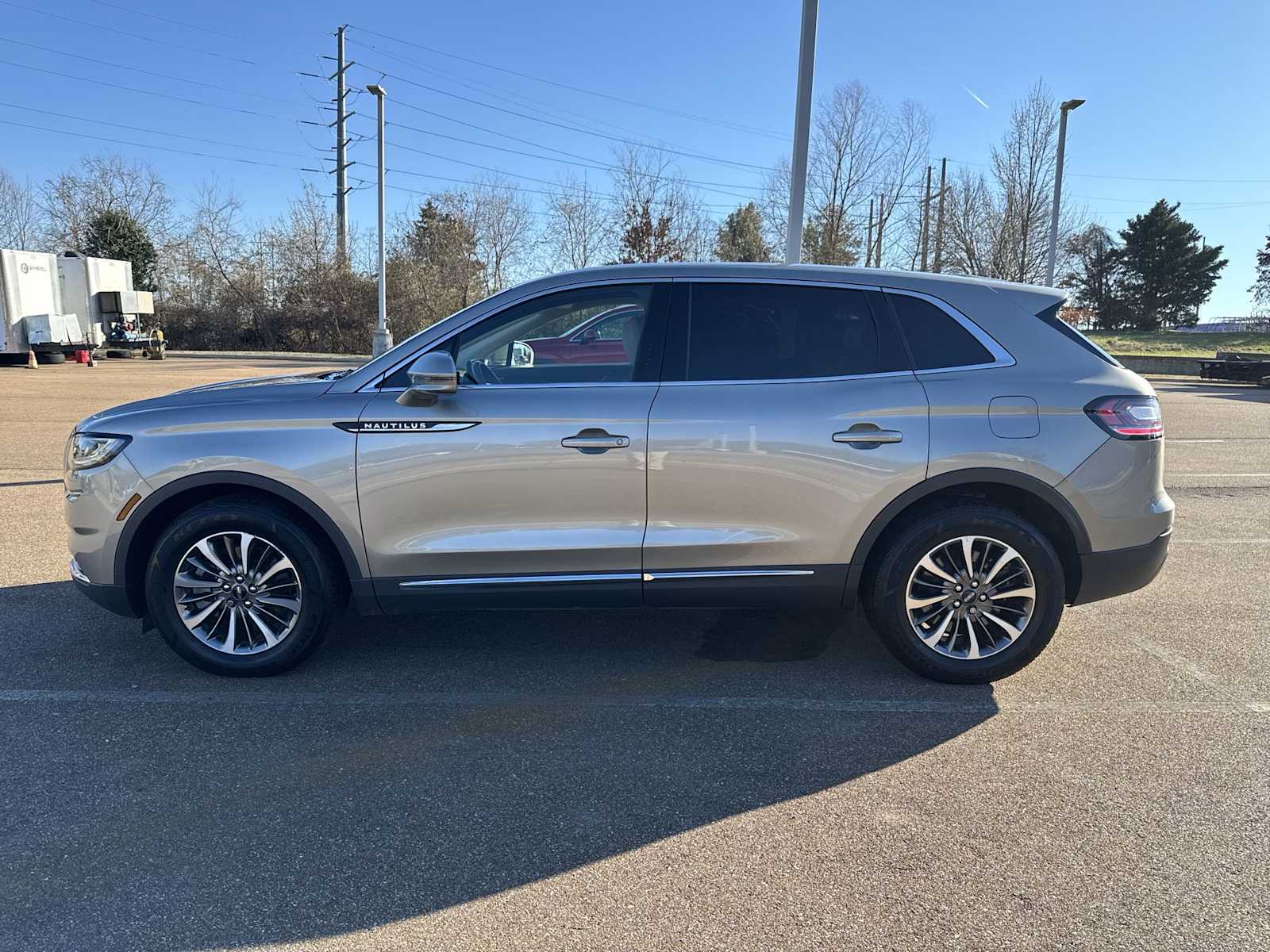 Thumbnail: 2023 Lincoln Nautilus - 3