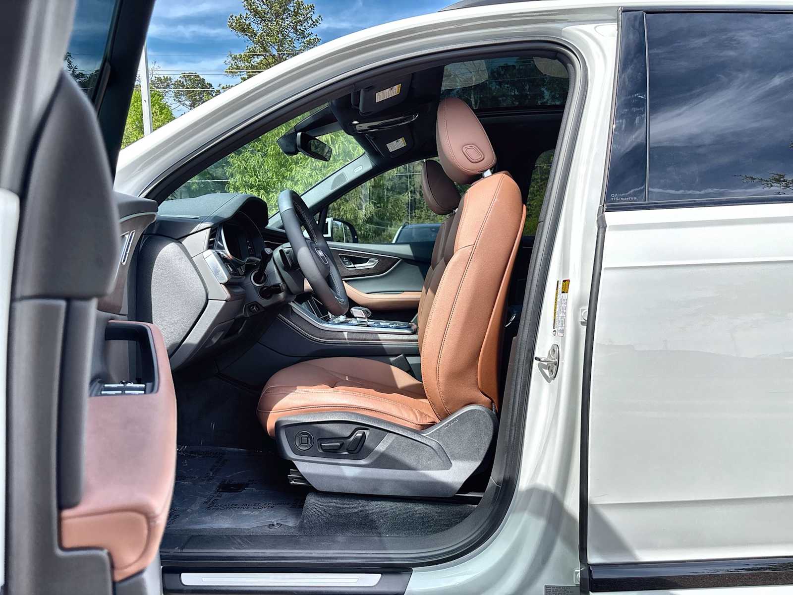 Thumbnail: 2025 Audi Q7 - 2