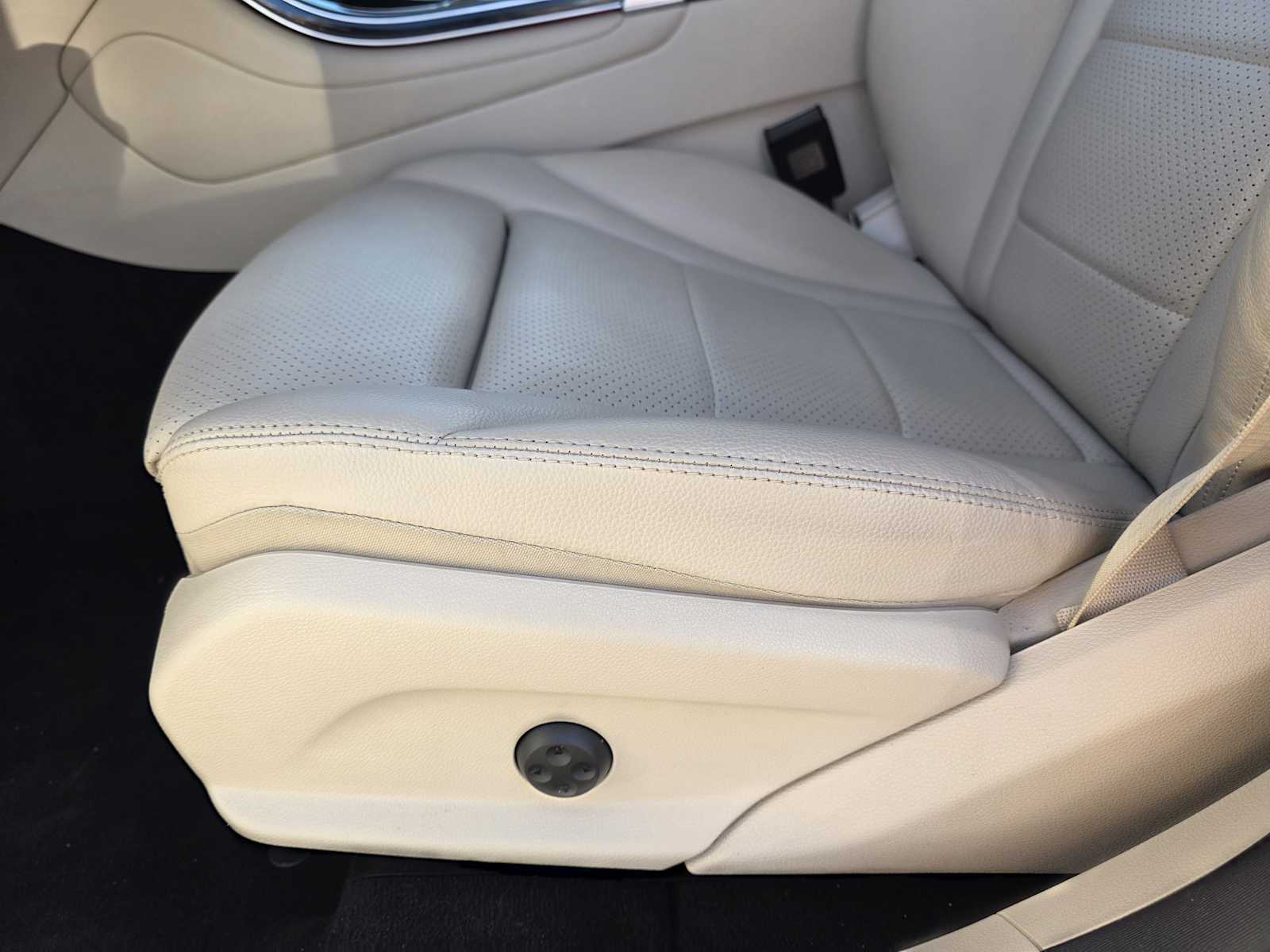 Thumbnail: 2022 Mercedes-Benz GLC - 13