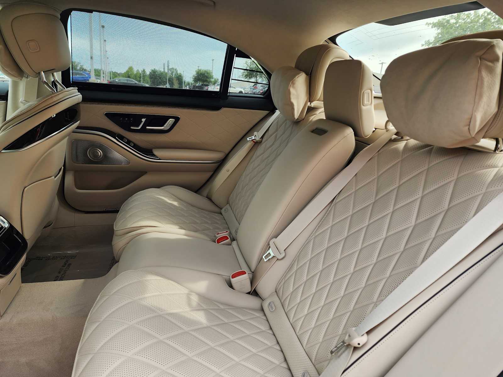 Thumbnail: 2025 Mercedes-Benz S-Class - 10