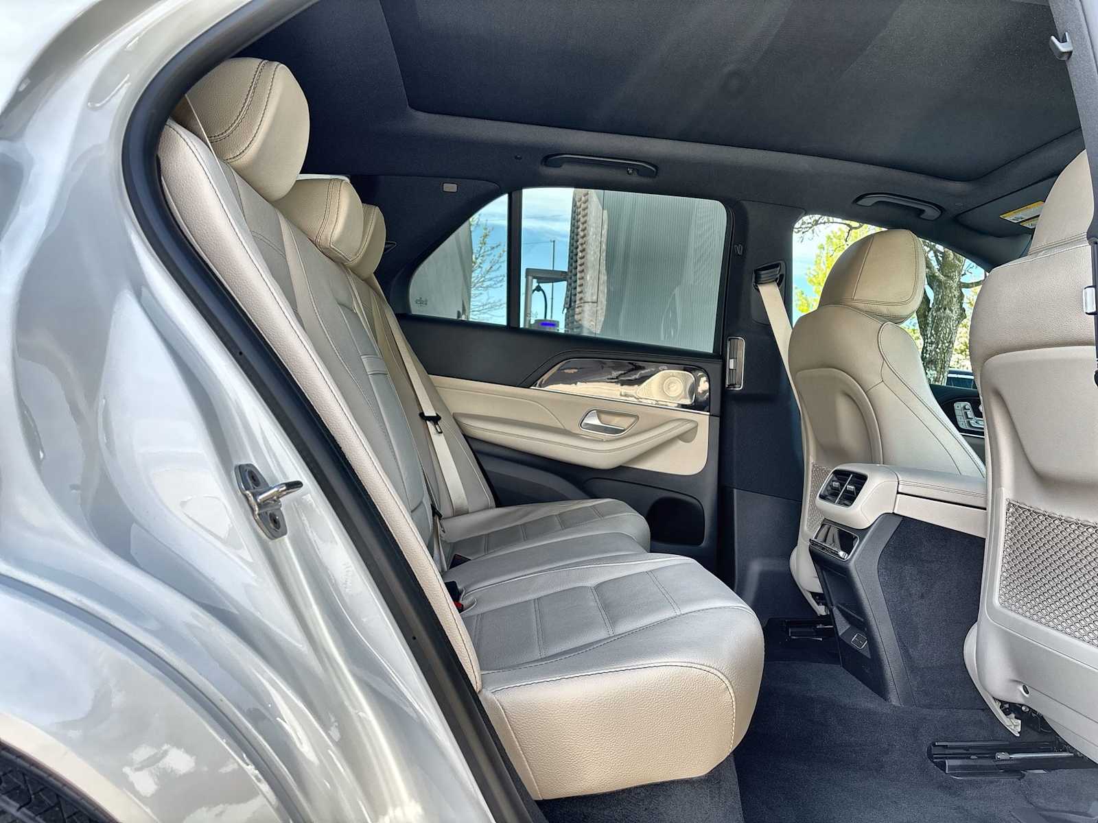 Thumbnail: 2026 Mercedes-Benz GLE - 19