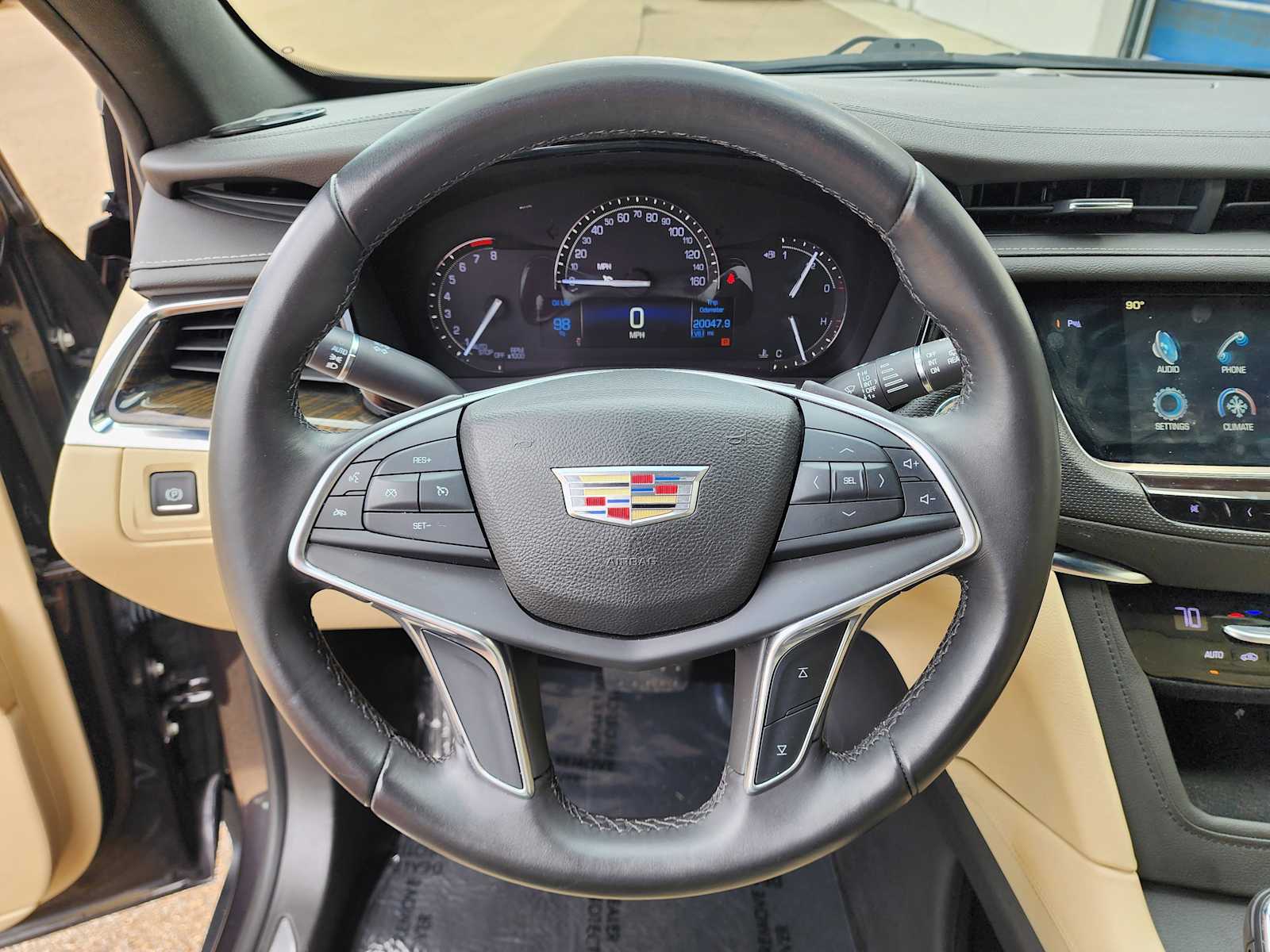 Thumbnail: 2017 Cadillac XT5 - 14