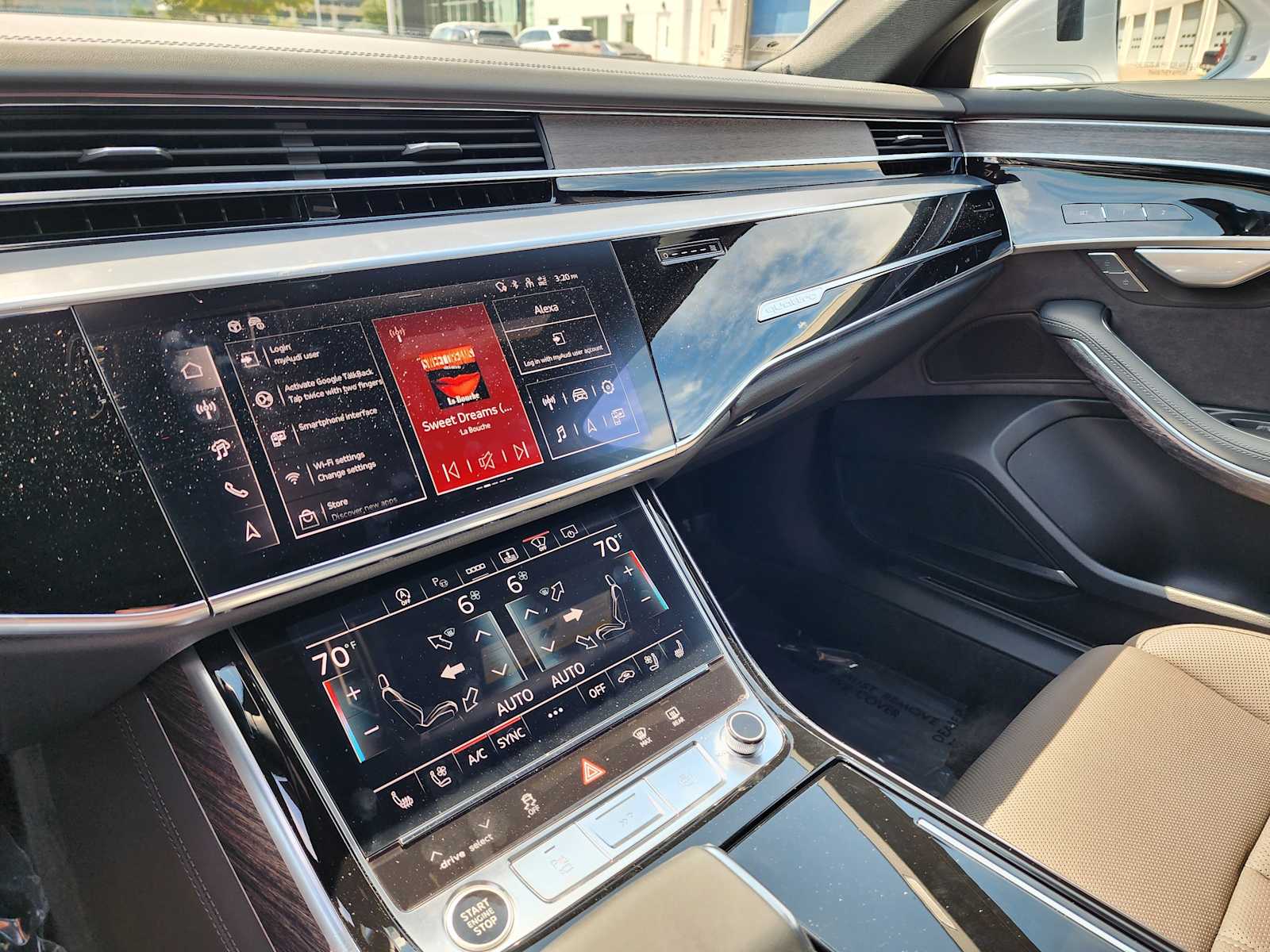 Thumbnail: 2025 Audi A8 - 14