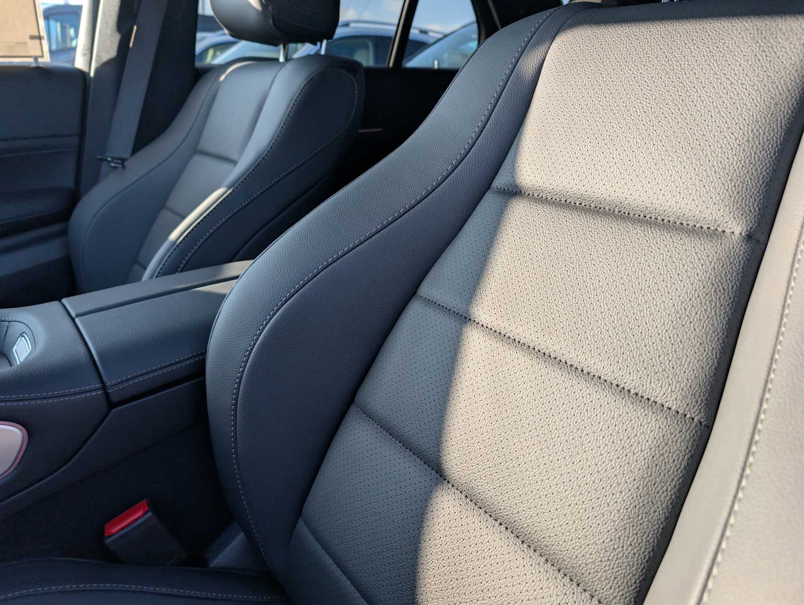 Thumbnail: 2026 Mercedes-Benz GLE - 8