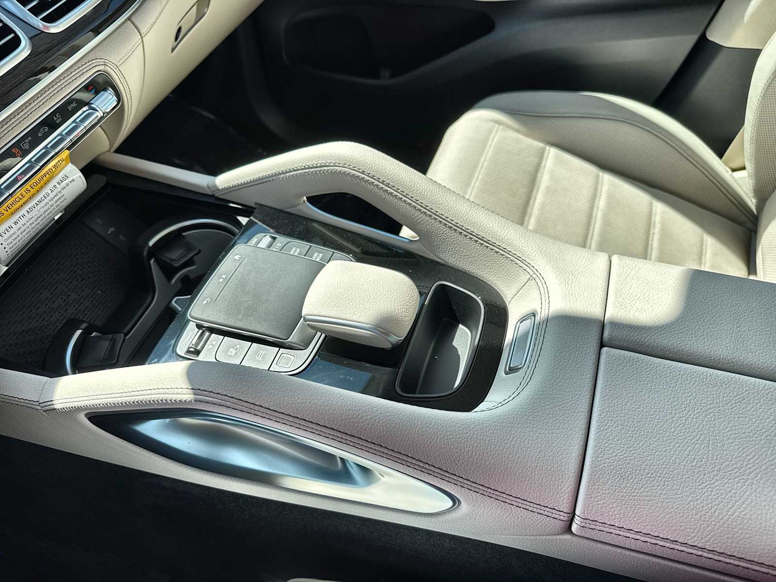 Thumbnail: 2026 Mercedes-Benz GLE - 22