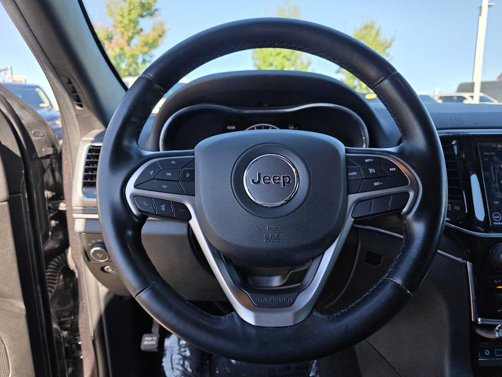 Thumbnail: 2020 Jeep Grand Cherokee - 24