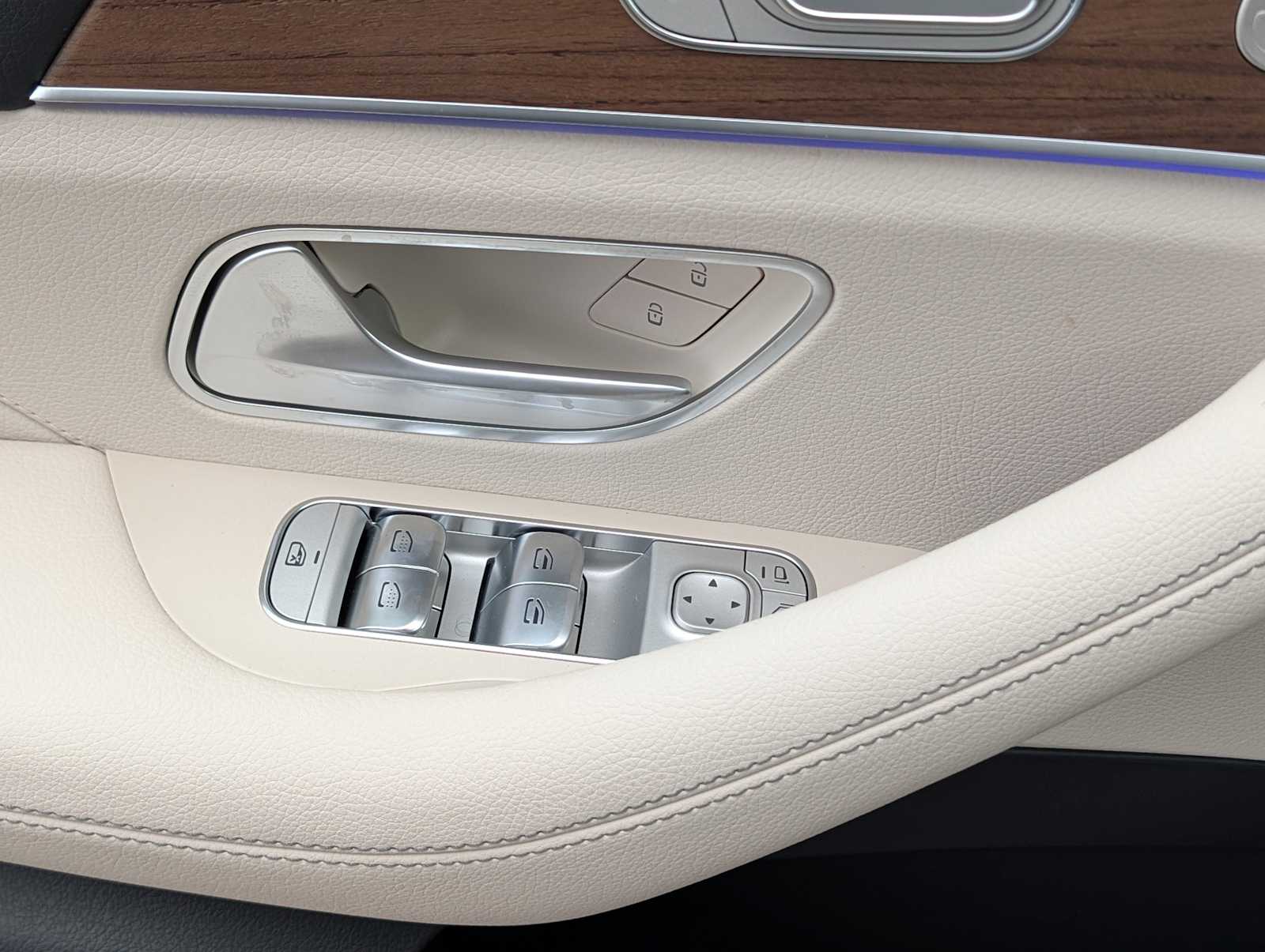 Thumbnail: 2026 Mercedes-Benz GLE - 19