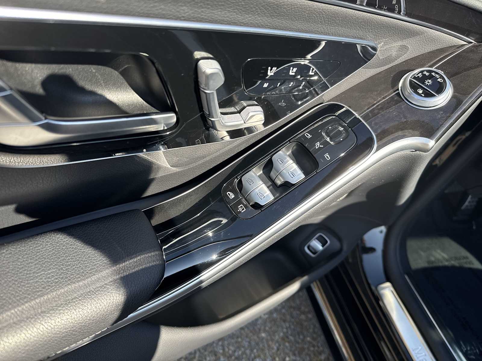 Thumbnail: 2022 Mercedes-Benz S-Class - 15