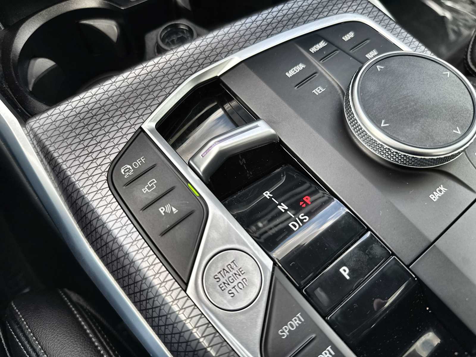 Thumbnail: 2024 BMW 3 Series - 23
