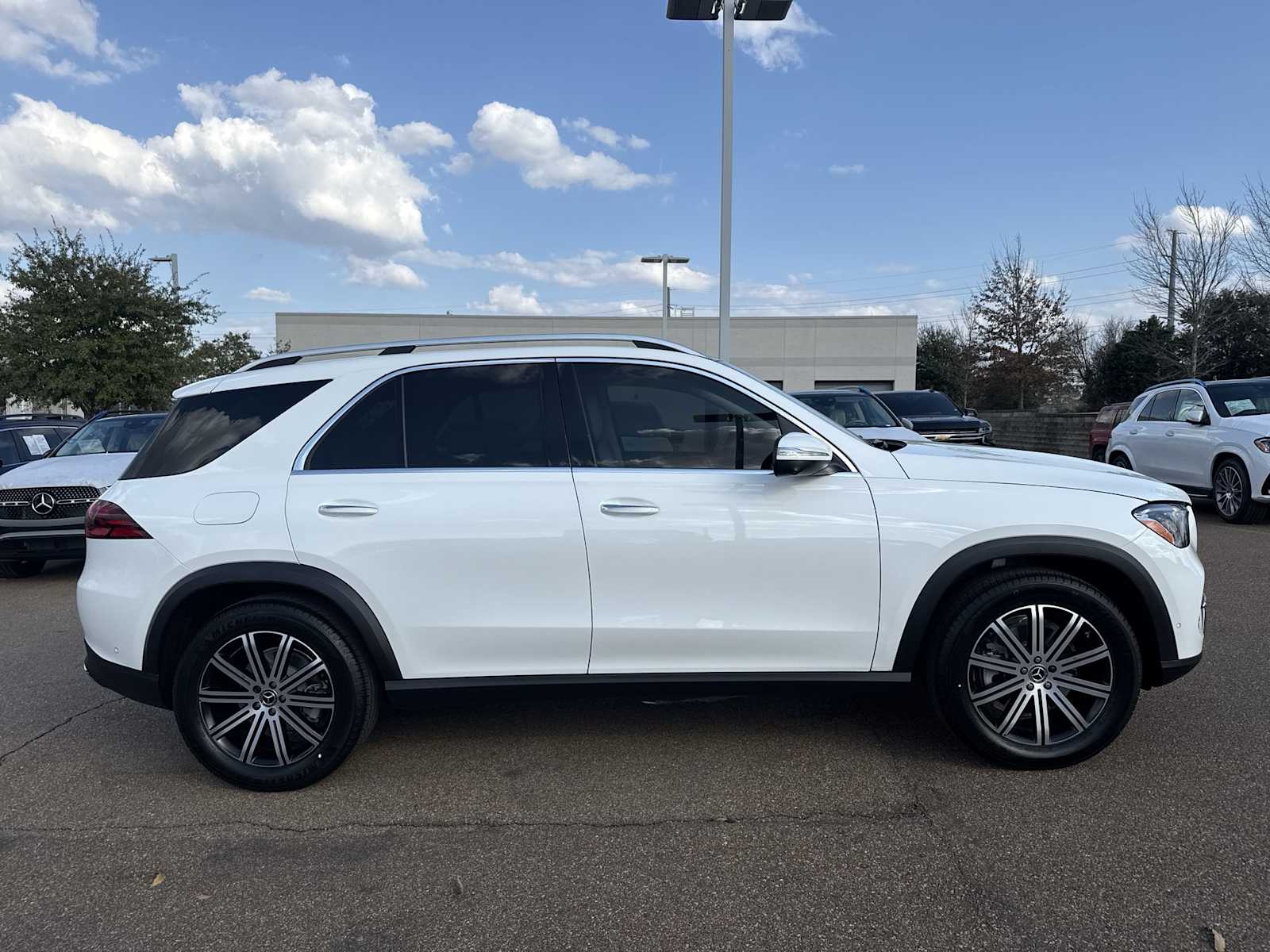 Thumbnail: 2026 Mercedes-Benz GLE - 7