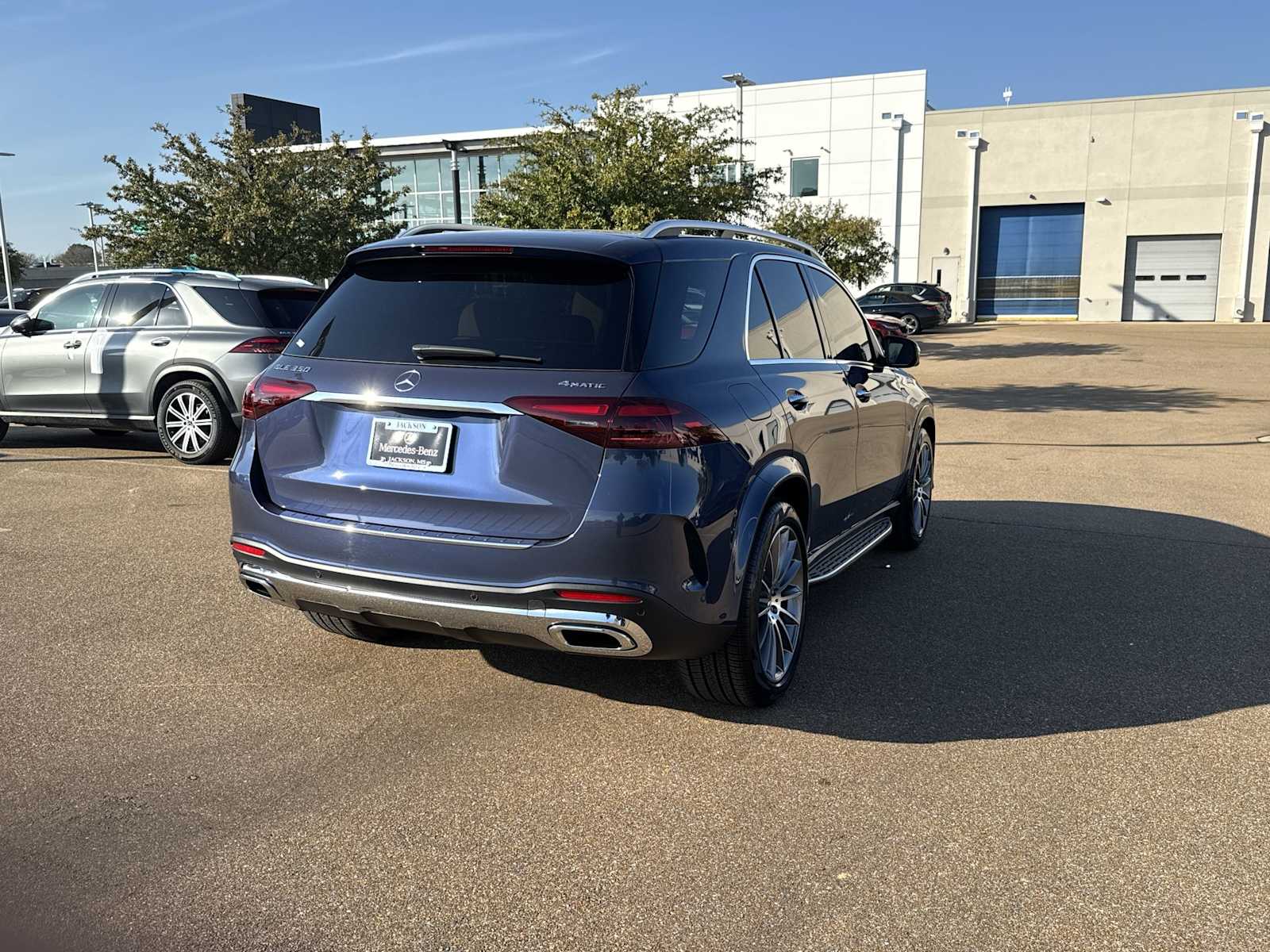 Thumbnail: 2026 Mercedes-Benz GLE - 6