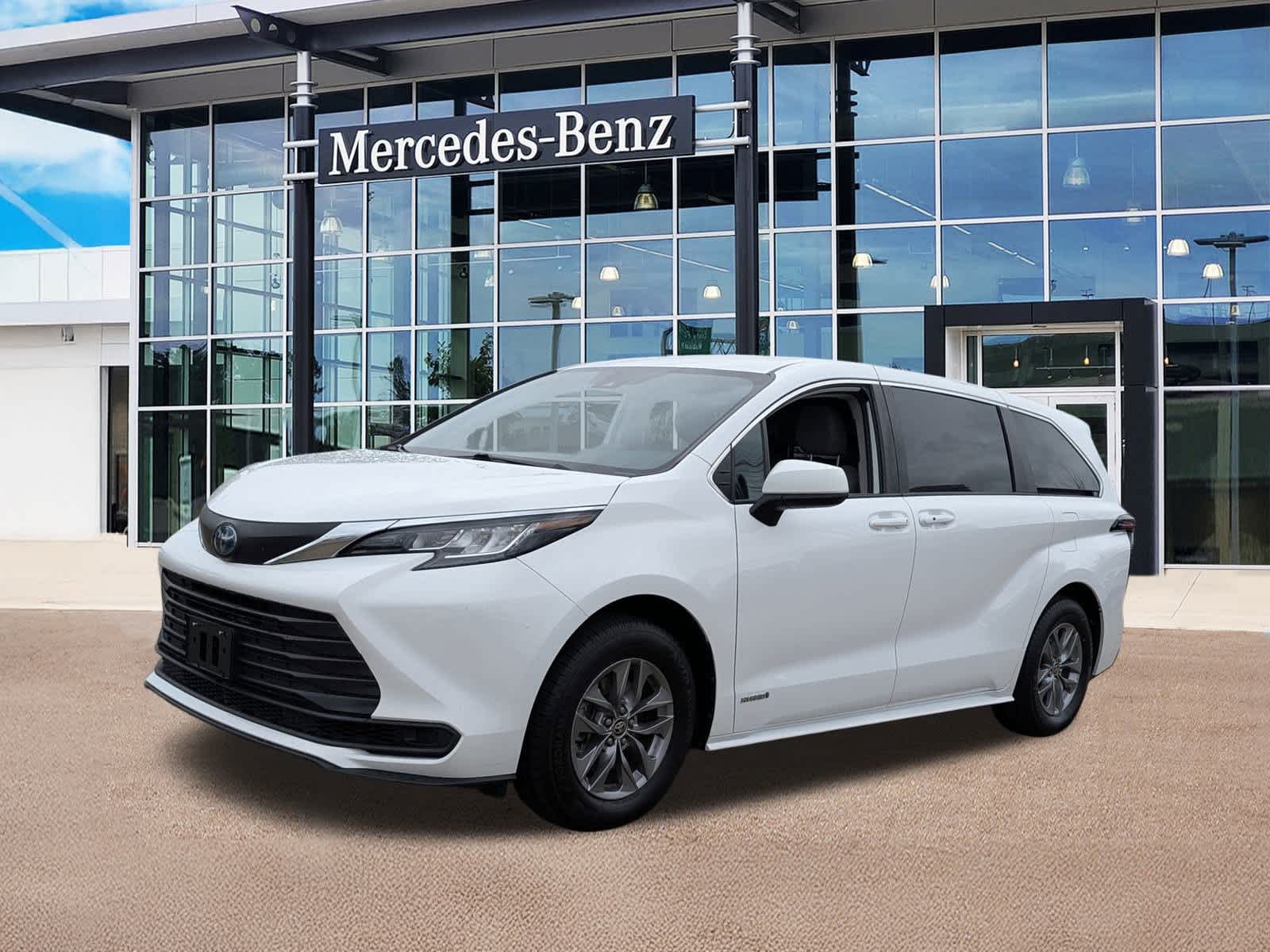 Thumbnail: 2021 Toyota Sienna - 1