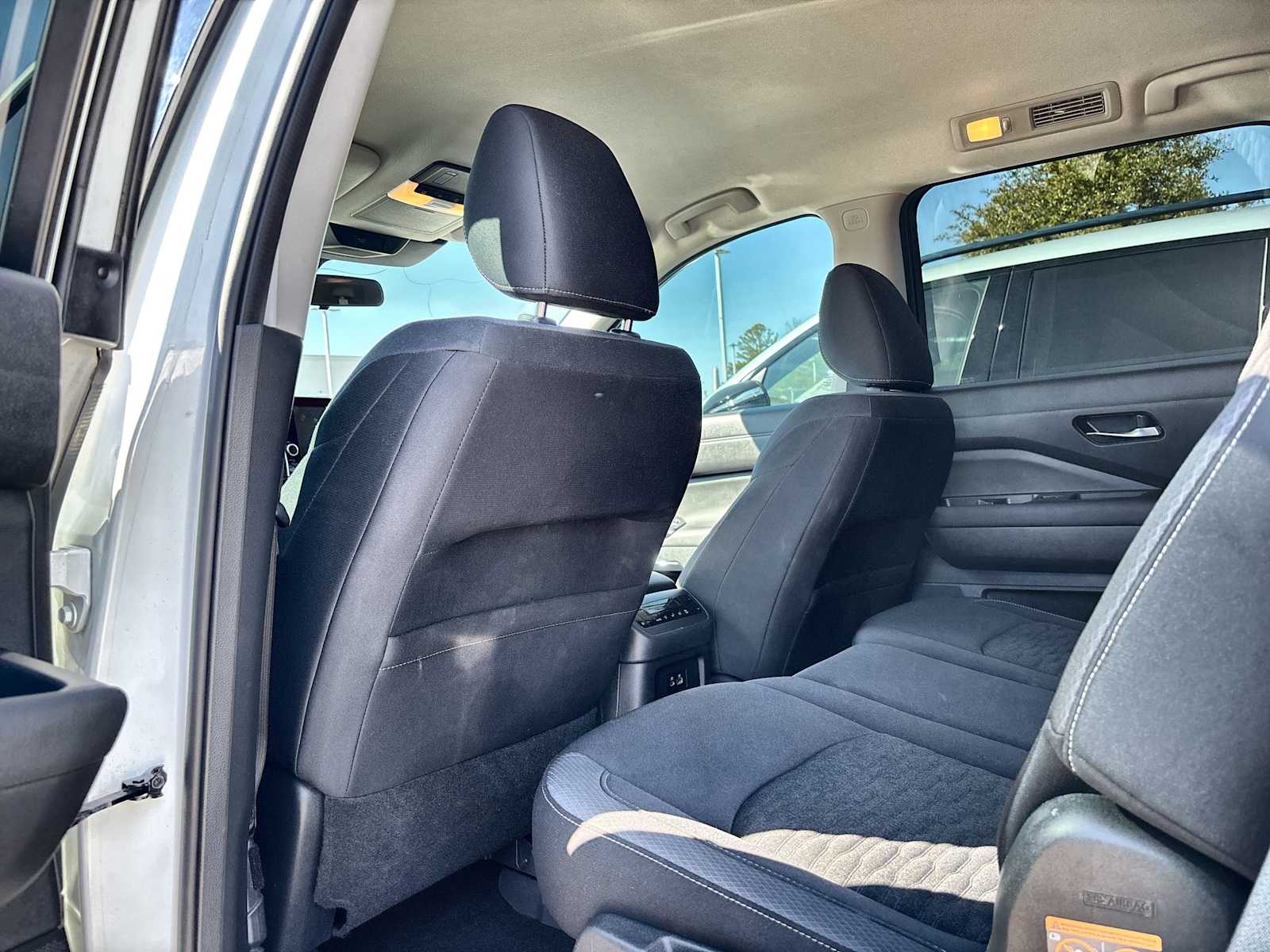 Thumbnail: 2022 Nissan Pathfinder - 18