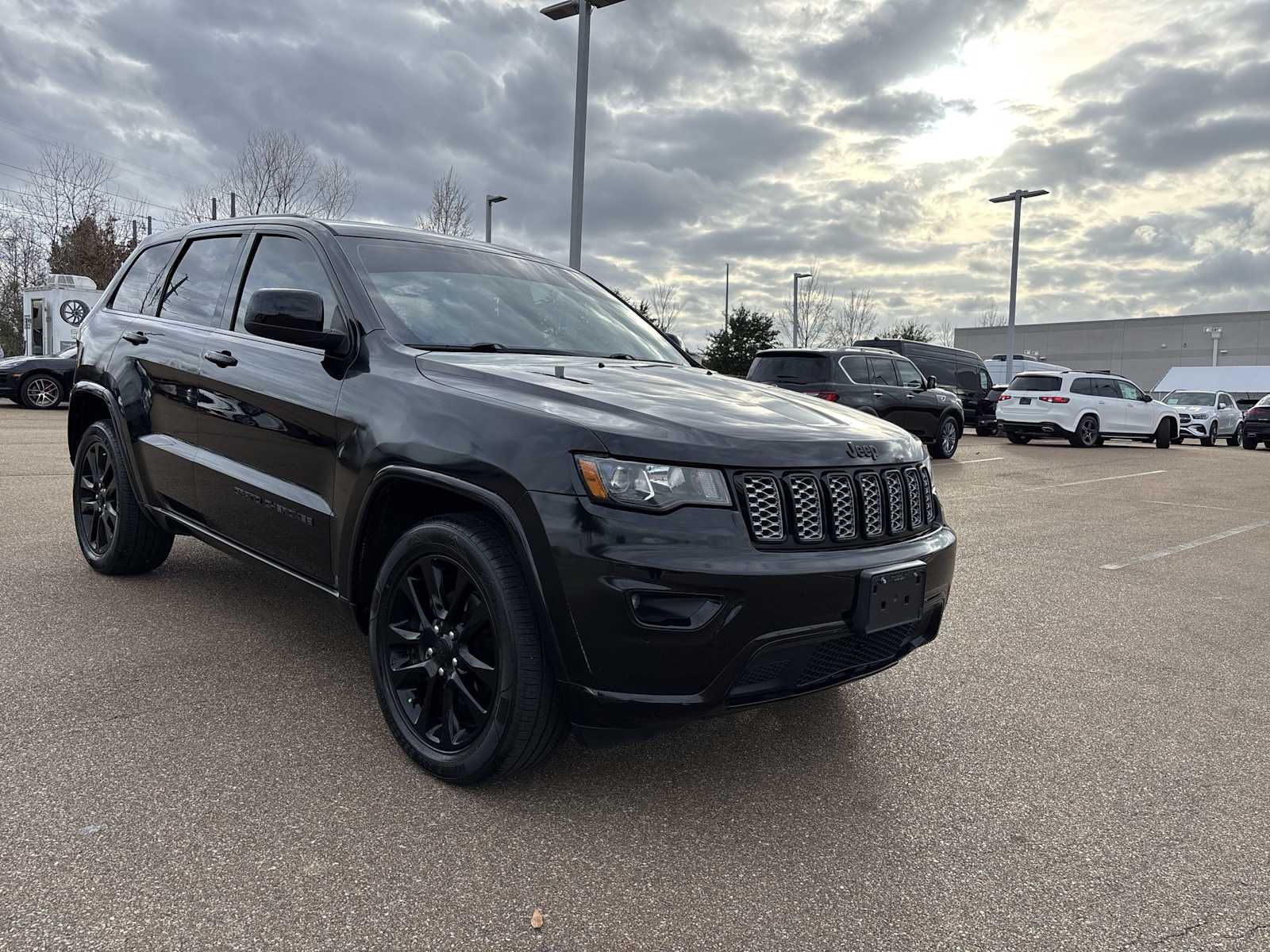 Thumbnail: 2018 Jeep Grand Cherokee - 8