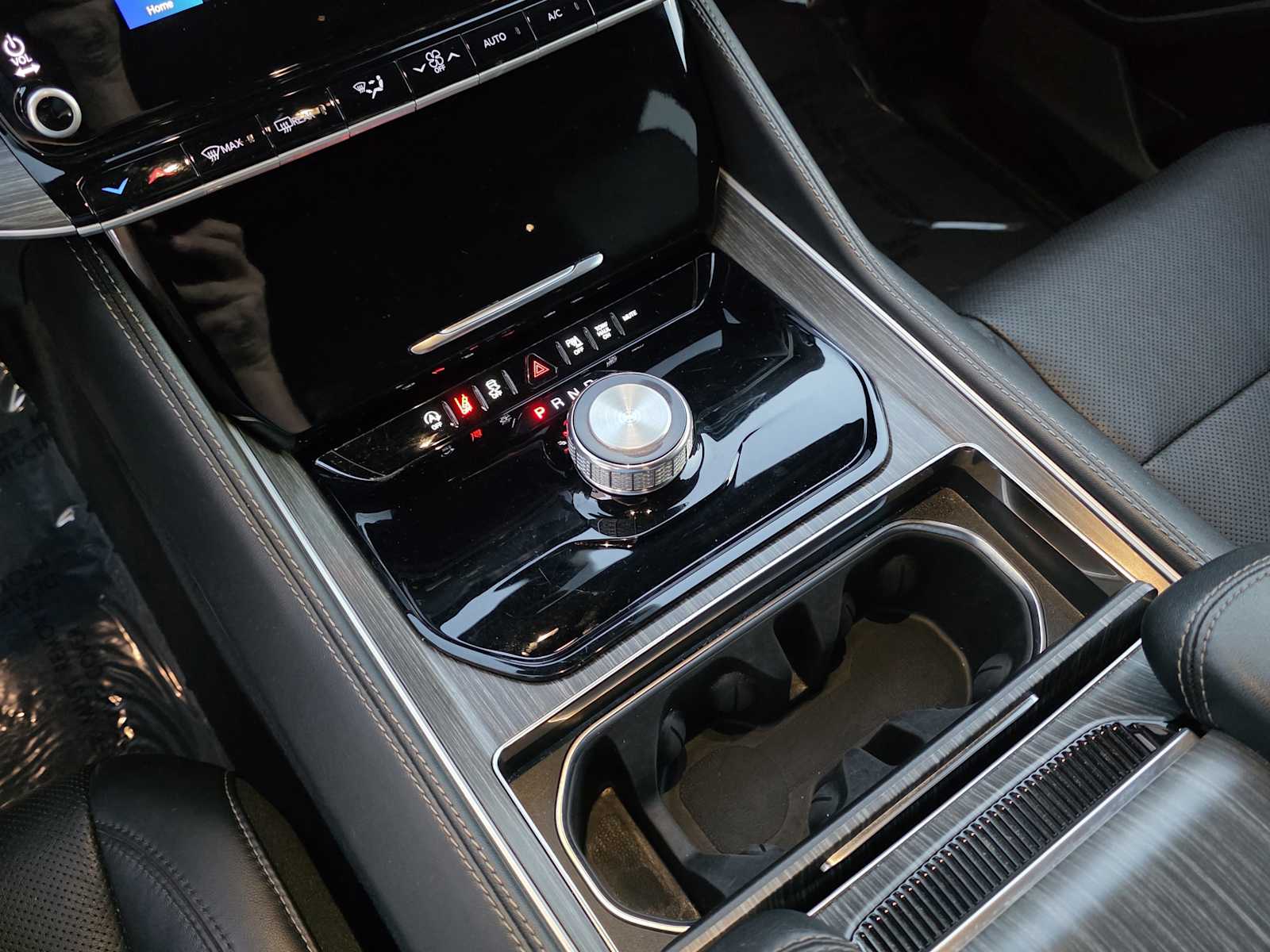 Thumbnail: 2024 Jeep Wagoneer - 26