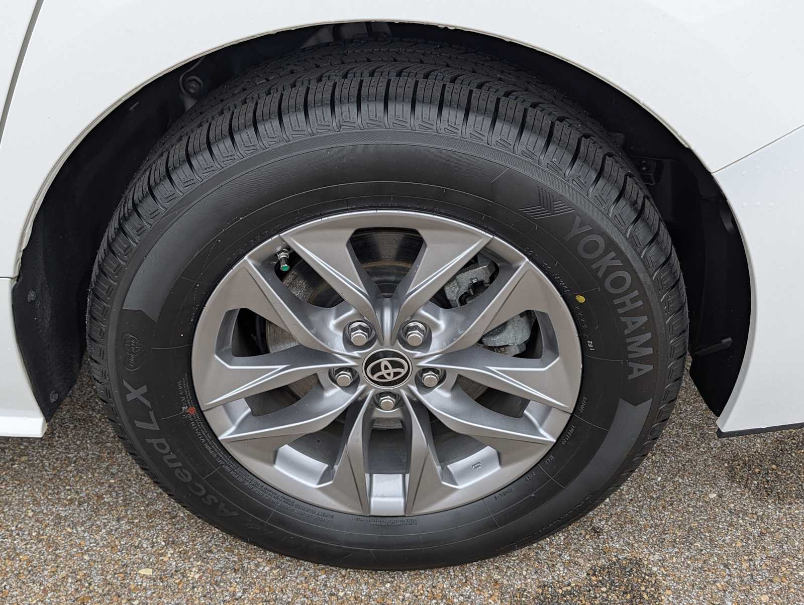 Thumbnail: 2021 Toyota Sienna - 31