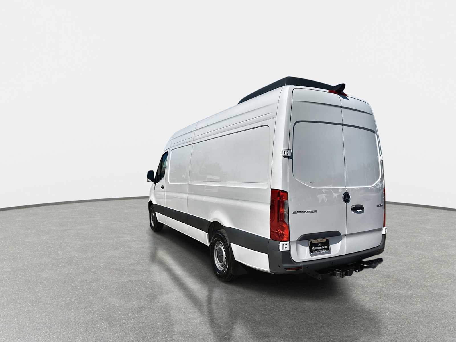 Thumbnail: 2026 Mercedes-Benz Sprinter - 4