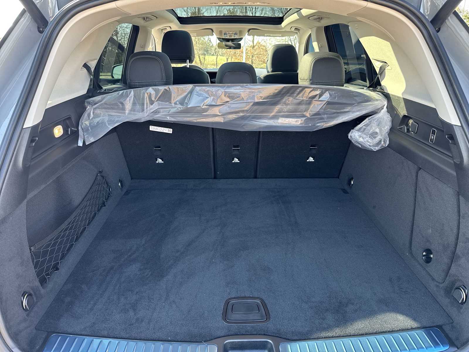 Thumbnail: 2026 Mercedes-Benz GLE - 26