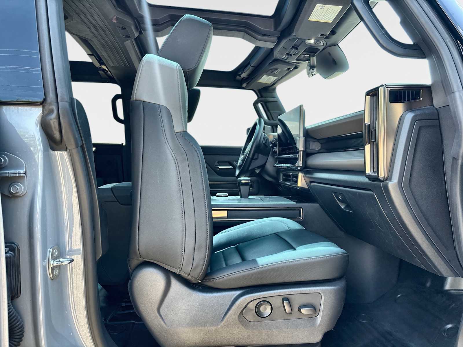 Thumbnail: 2024 GMC Hummer EV - 12