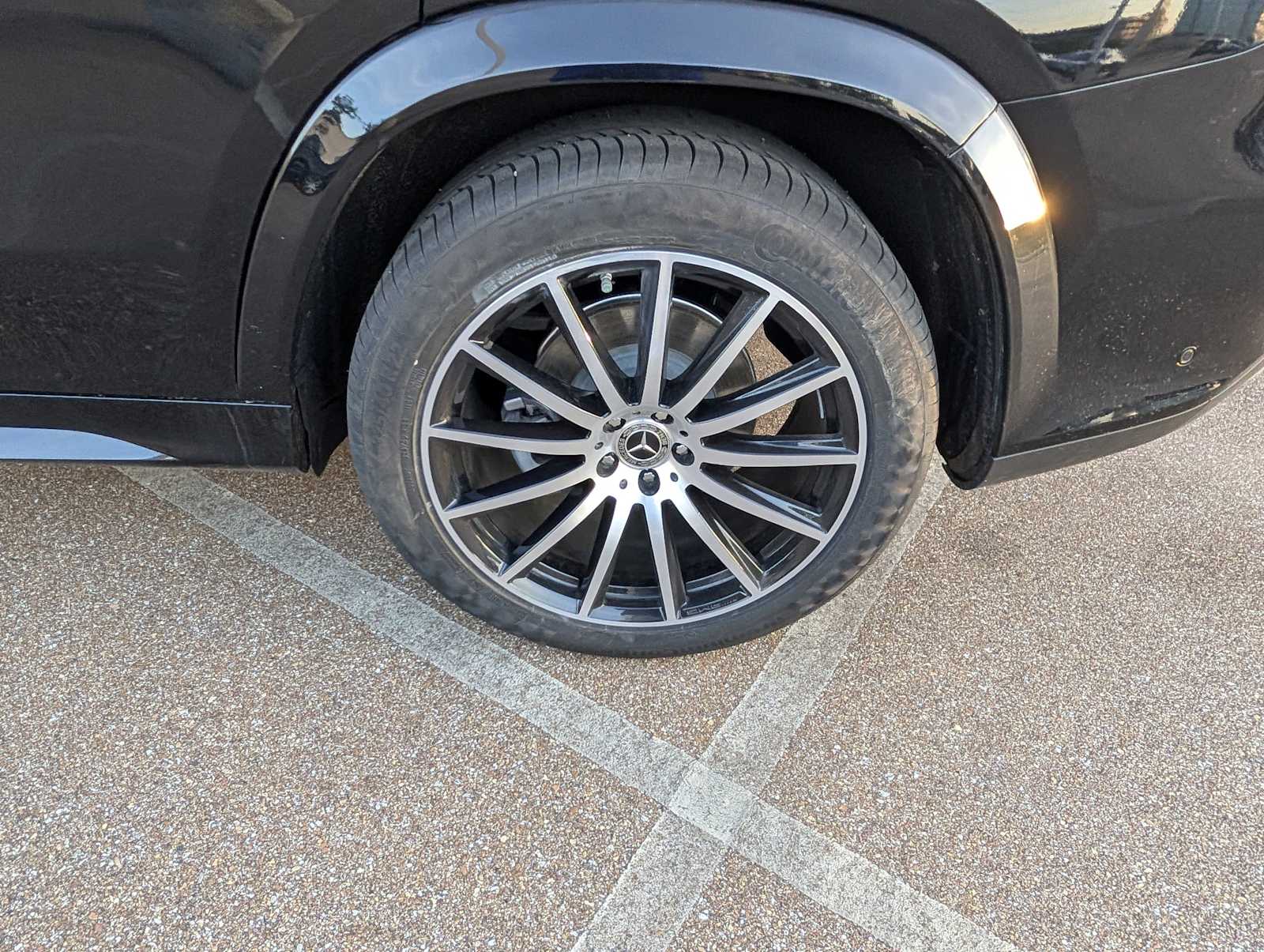 Thumbnail: 2025 Mercedes-Benz GLS - 30