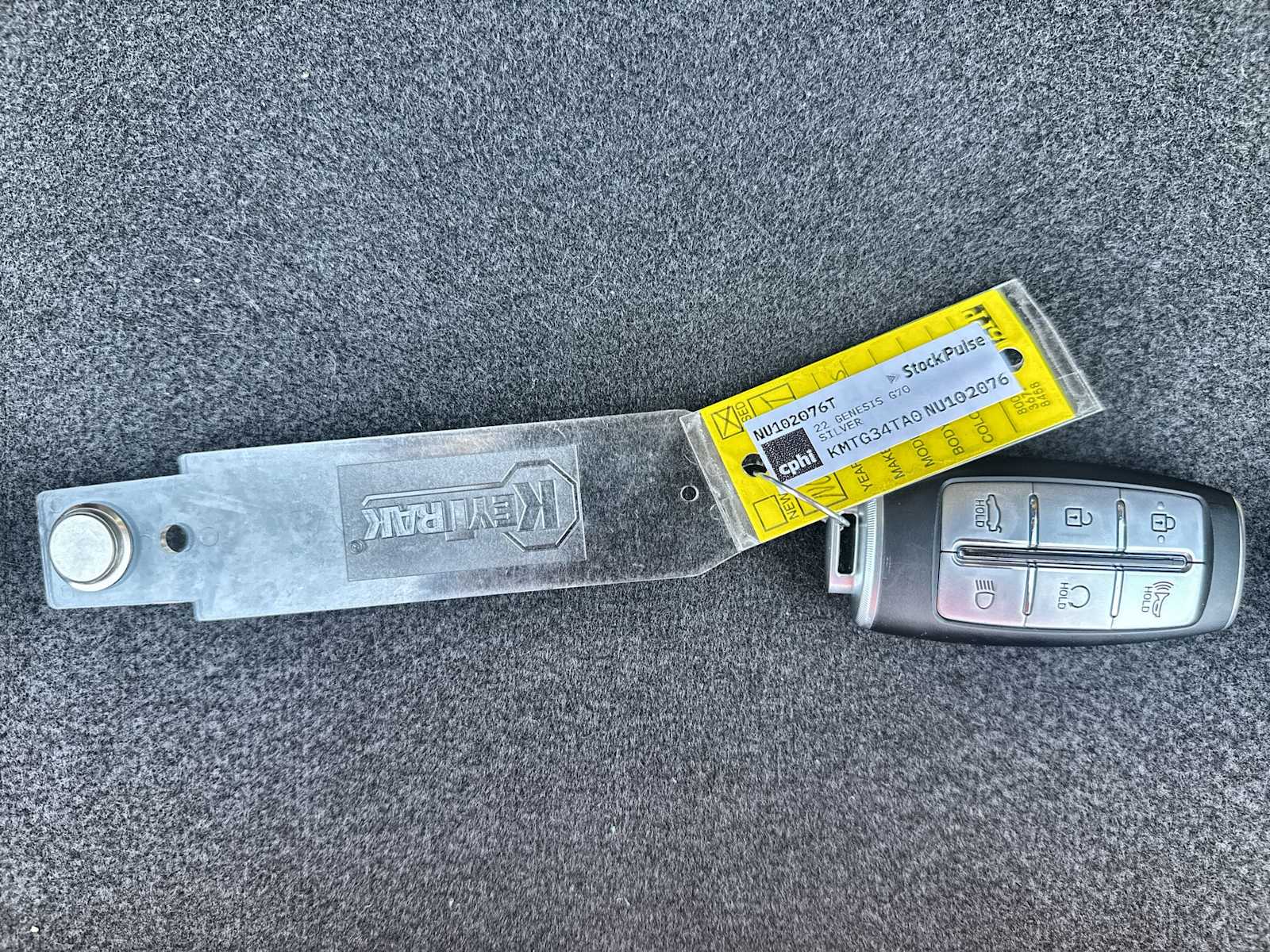 Thumbnail: 2022 Genesis G70 - 26