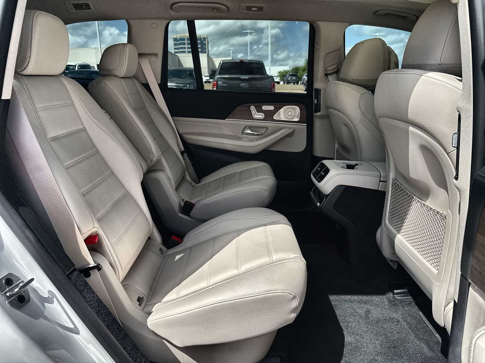 Thumbnail: 2026 Mercedes-Benz GLS - 19