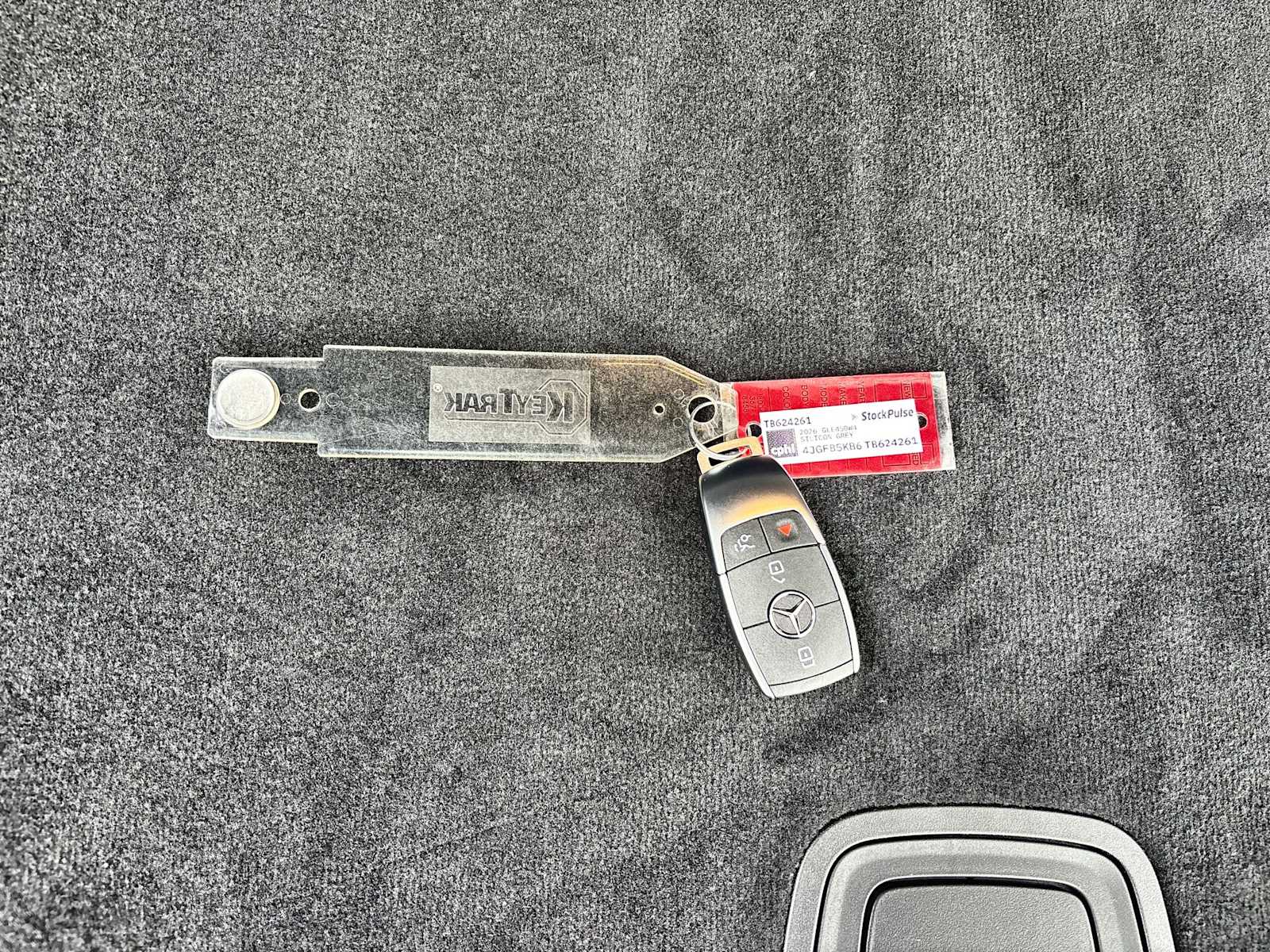 Thumbnail: 2026 Mercedes-Benz GLE - 26