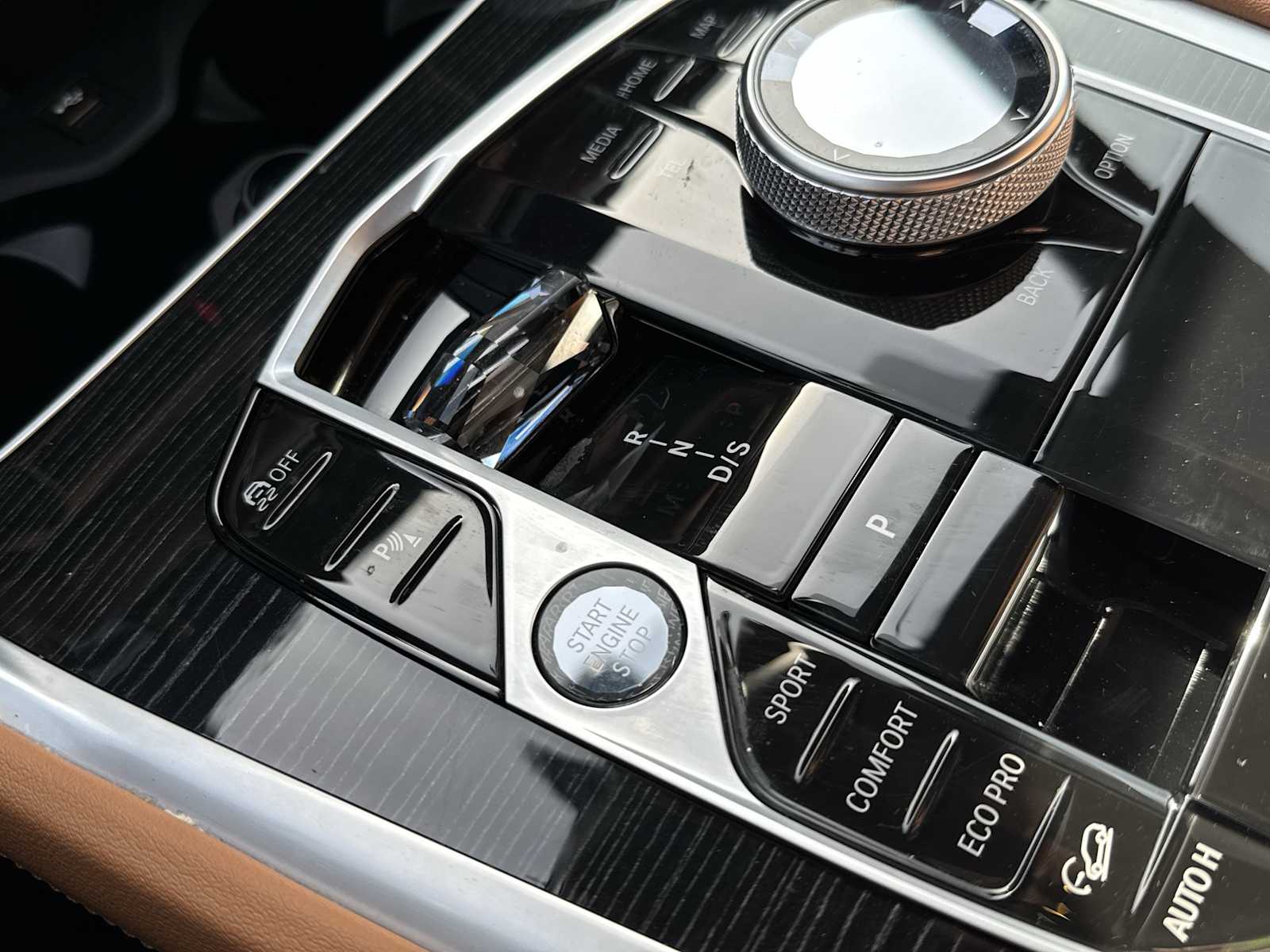 Thumbnail: 2025 BMW M6 - 24