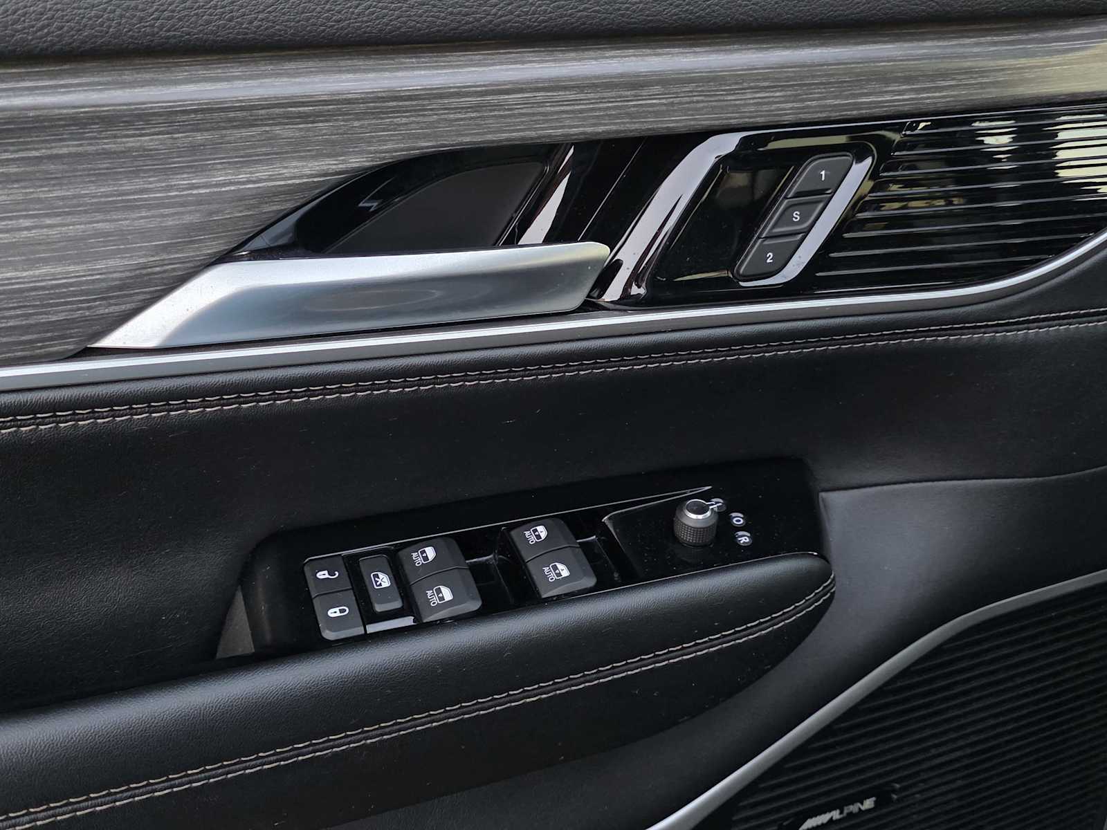 Thumbnail: 2024 Jeep Wagoneer - 16