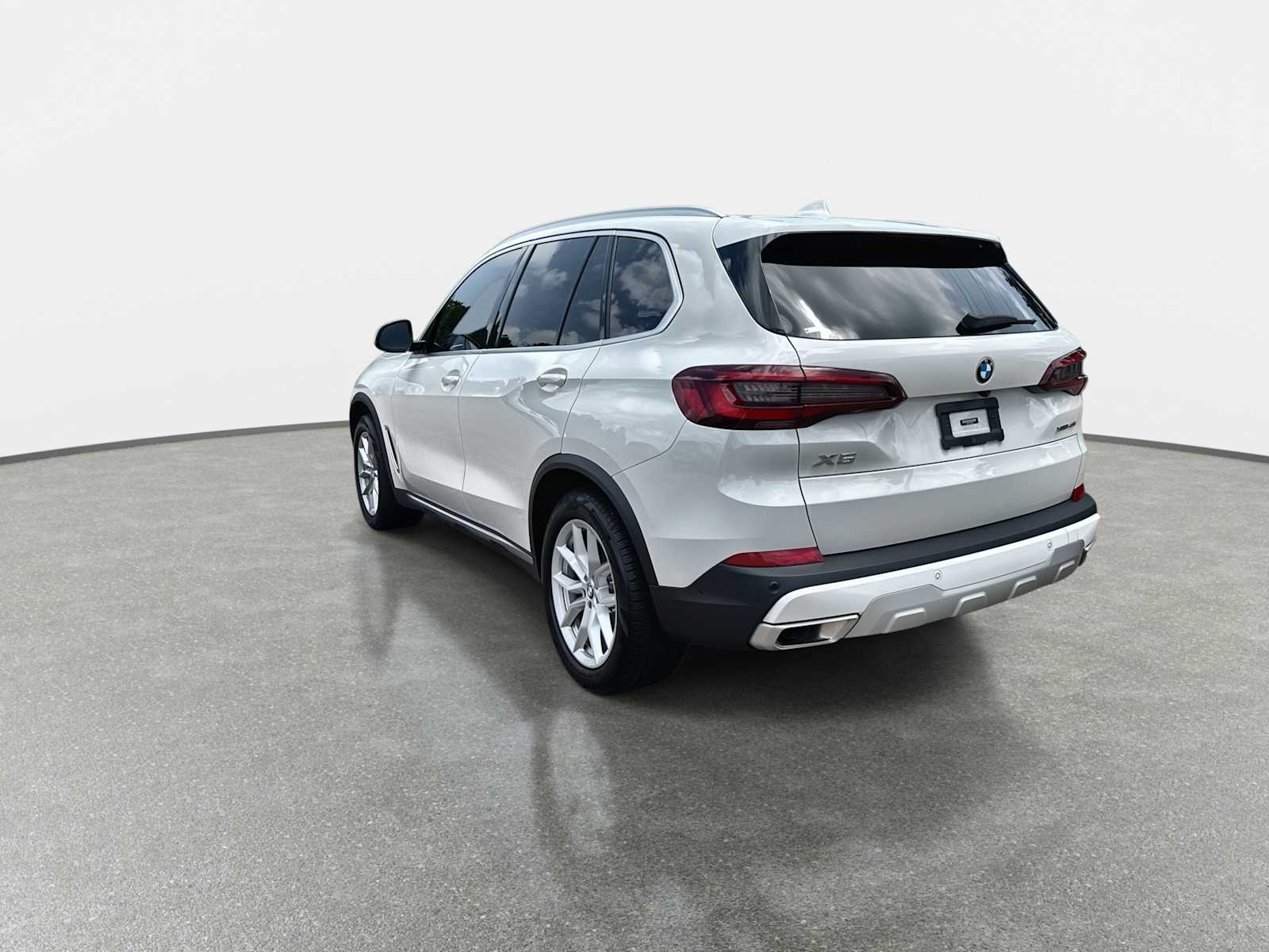 Thumbnail: 2023 BMW X5 - 5