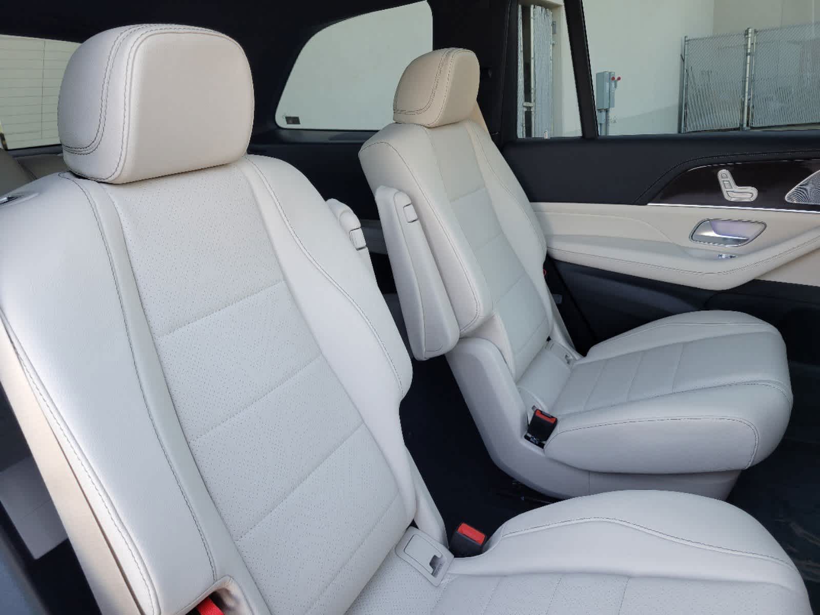 Thumbnail: 2025 Mercedes-Benz GLS - 23