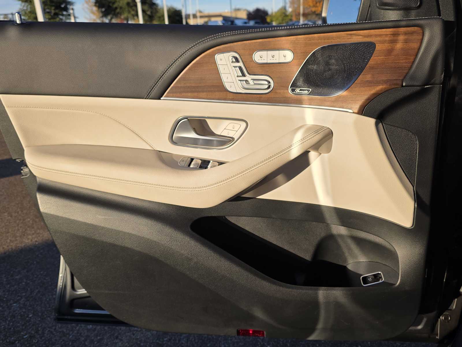 Thumbnail: 2025 Mercedes-Benz GLS - 15