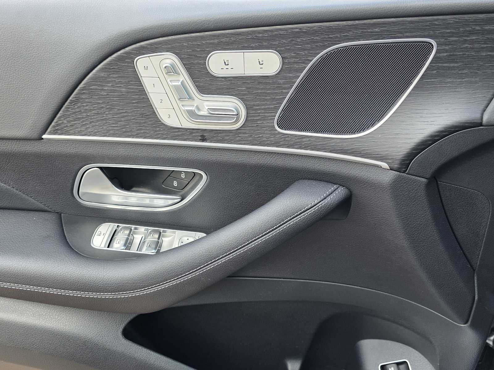 Thumbnail: 2025 Mercedes-Benz GLE - 20