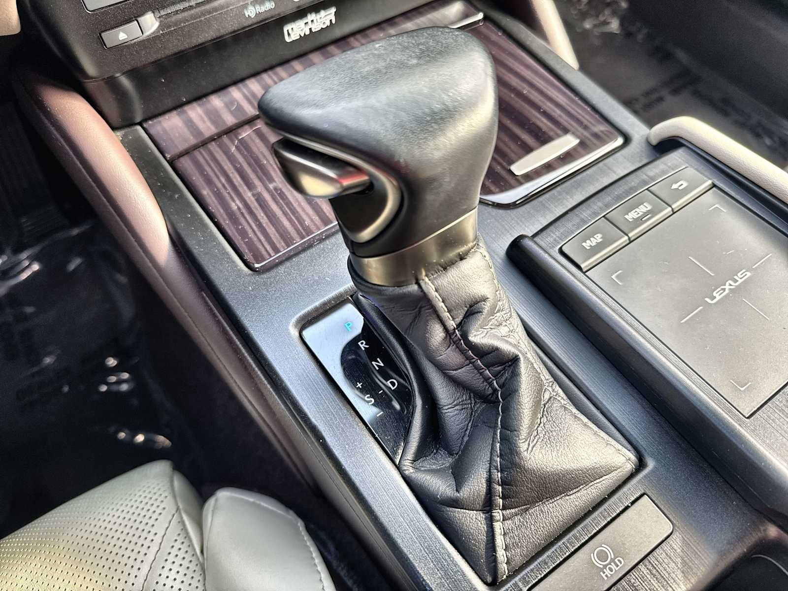 Thumbnail: 2021 Lexus ES - 23