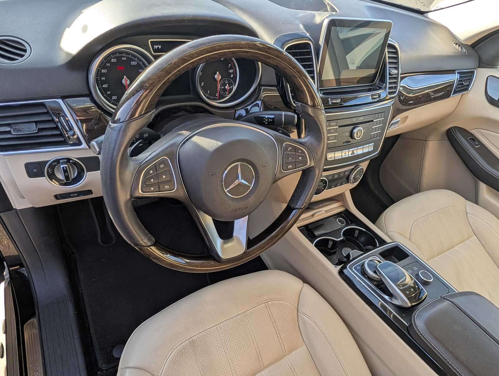 Thumbnail: 2016 Mercedes-Benz GLE - 4