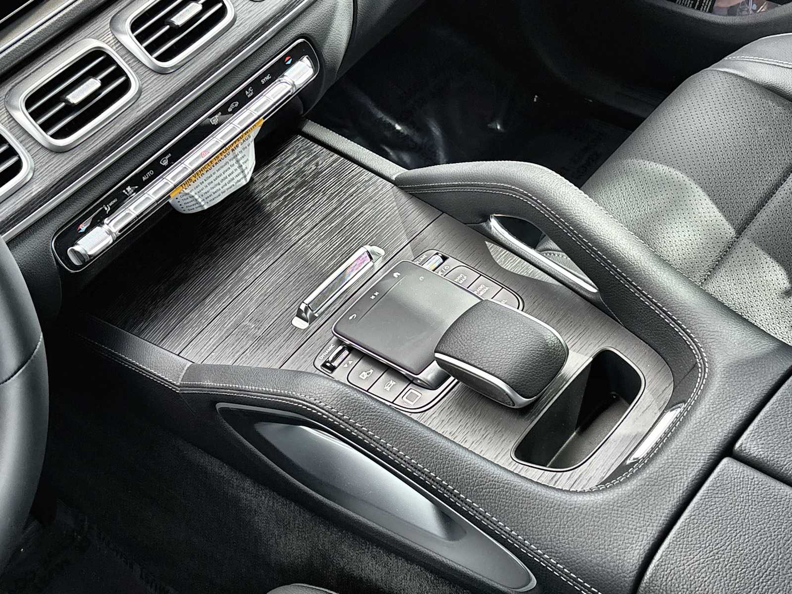 Thumbnail: 2026 Mercedes-Benz GLE - 22