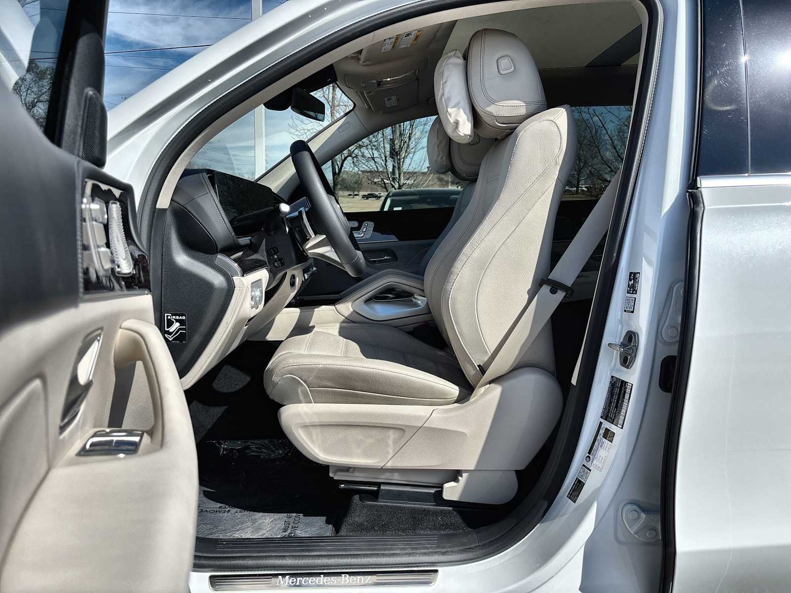 Thumbnail: 2026 Mercedes-Benz GLS - 2