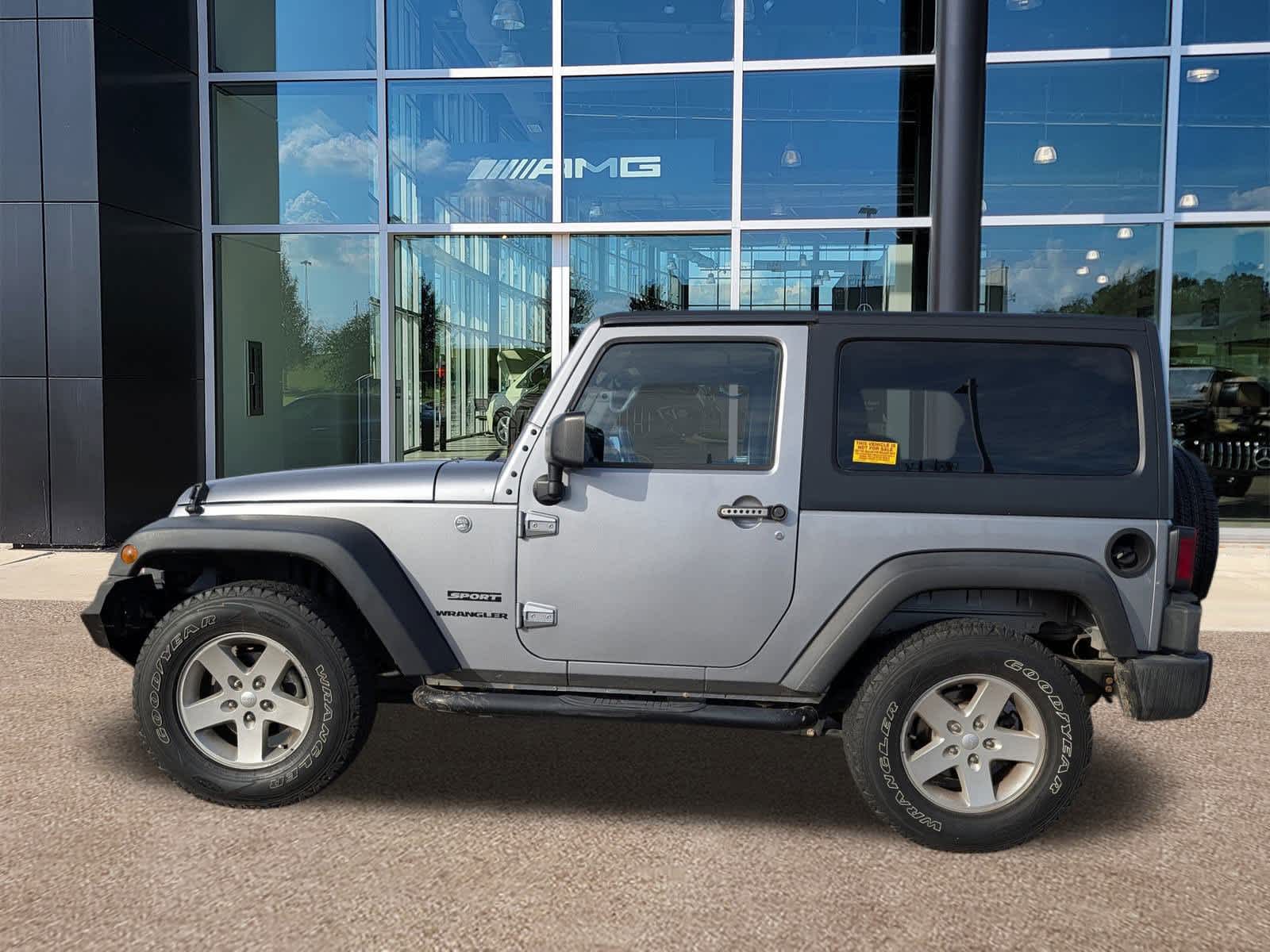 Thumbnail: 2016 Jeep Wrangler - 8