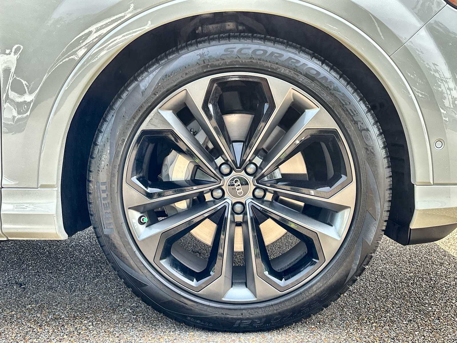 Thumbnail: 2025 Audi Q7 - 14