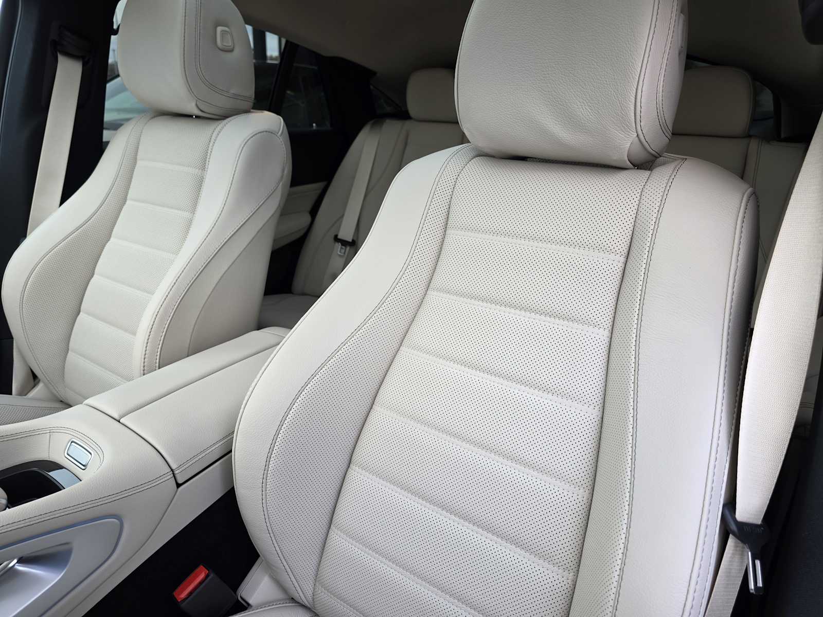 Thumbnail: 2026 Mercedes-Benz GLE - 15