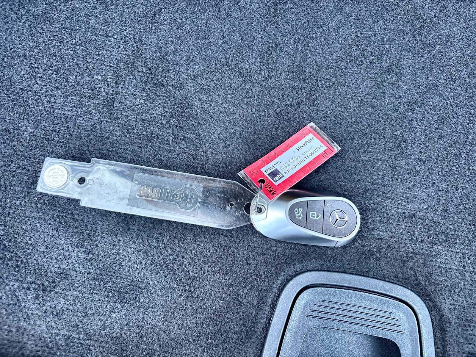 Thumbnail: 2026 Mercedes-Benz CLE - 26