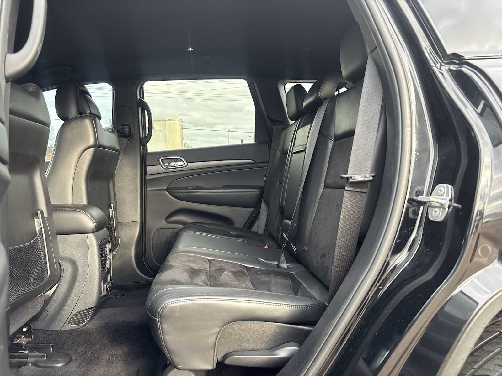 Thumbnail: 2018 Jeep Grand Cherokee - 17