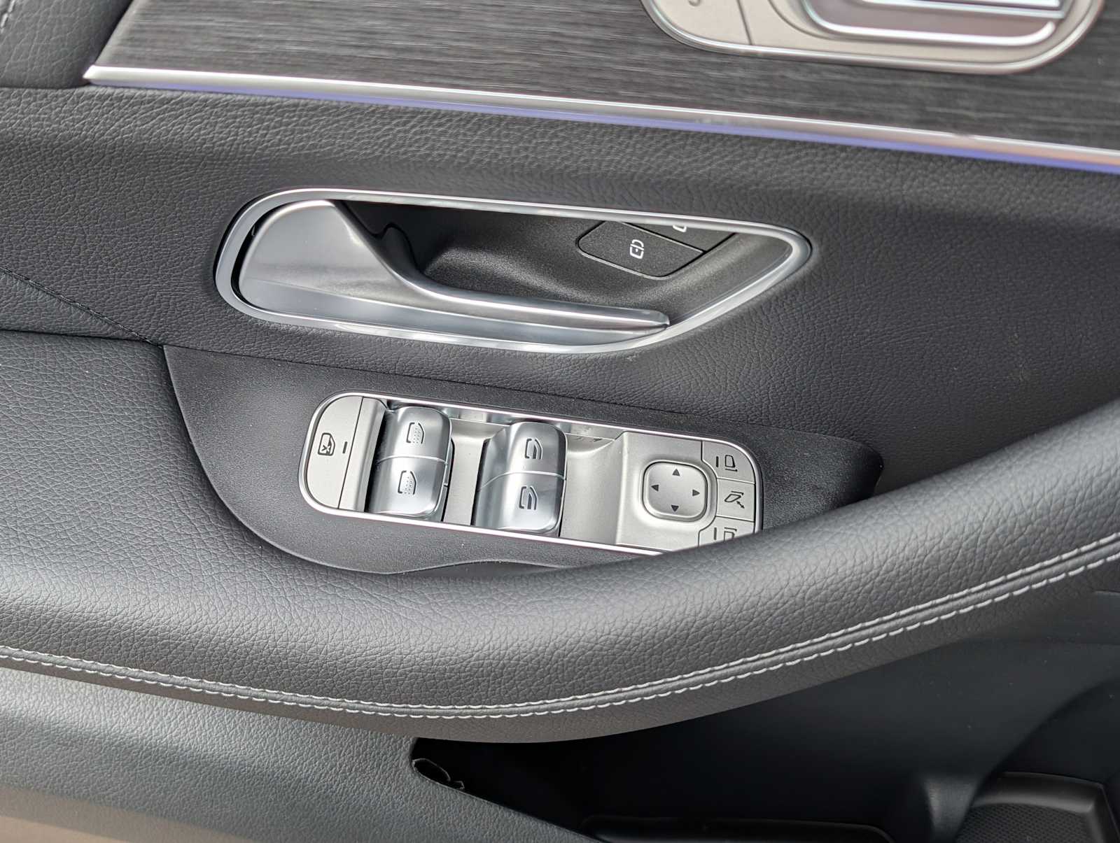 Thumbnail: 2026 Mercedes-Benz GLE - 20