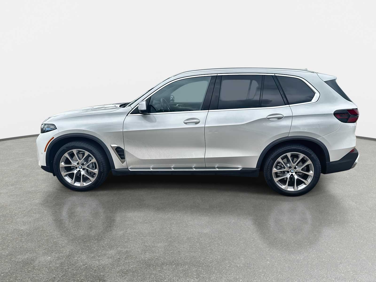 Thumbnail: 2026 BMW X5 - 4
