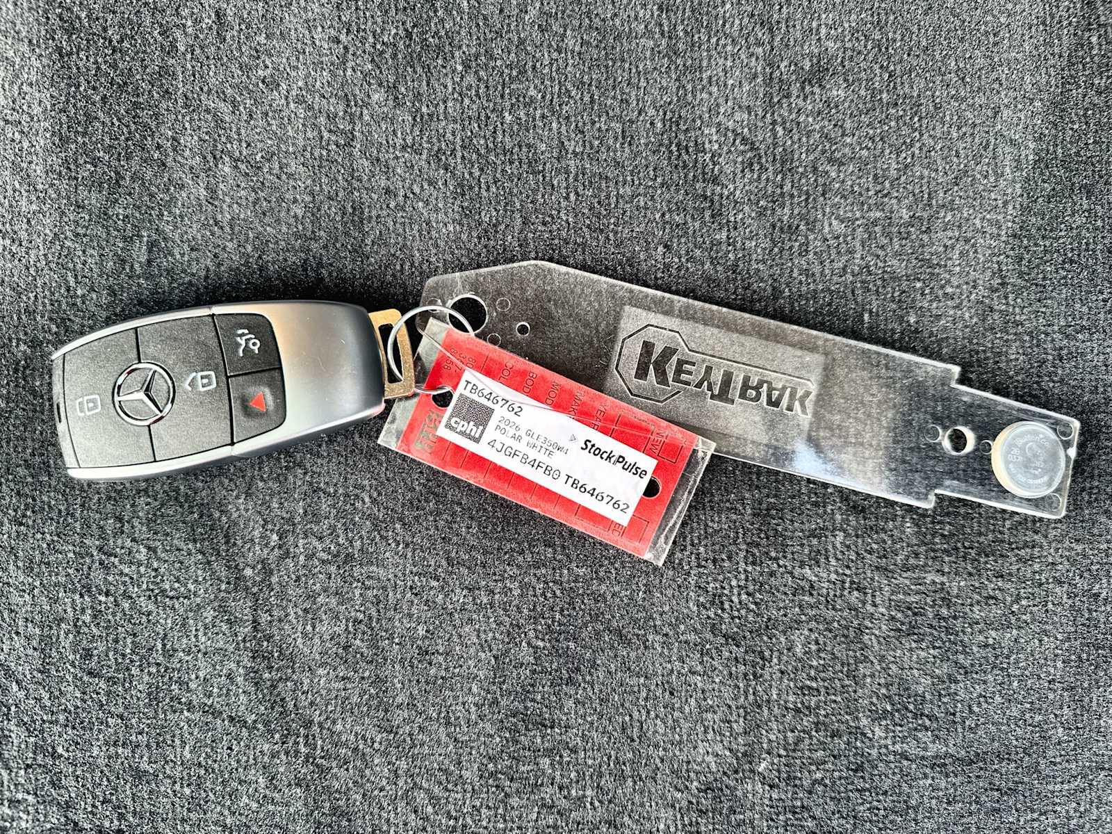 Thumbnail: 2026 Mercedes-Benz GLE - 26