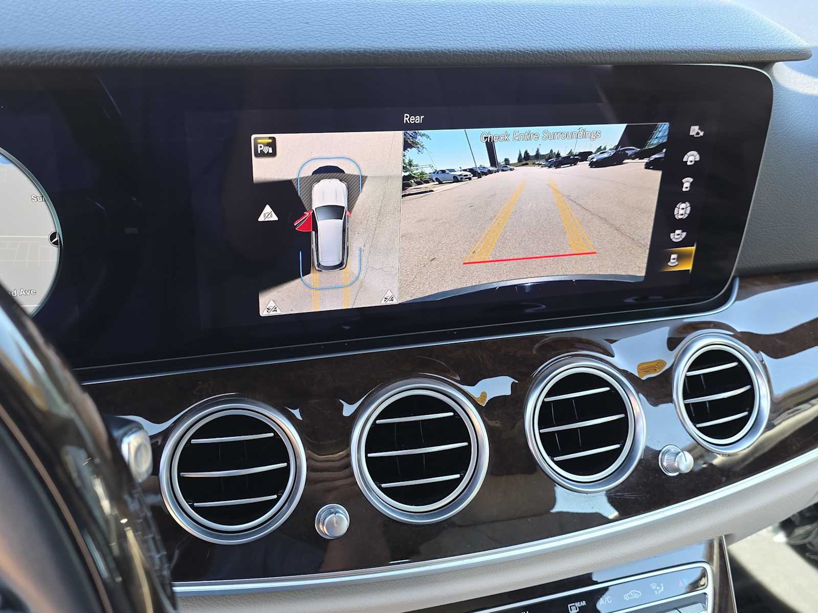 Thumbnail: 2023 Mercedes-Benz E-Class - 9