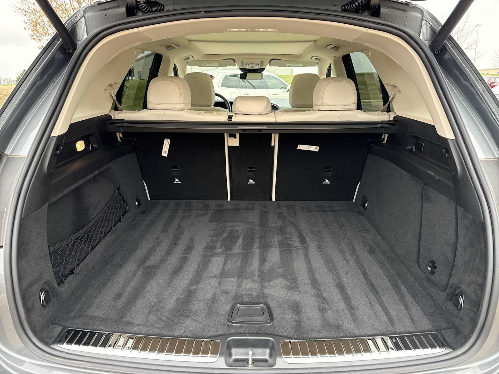 Thumbnail: 2026 Mercedes-Benz GLE - 26